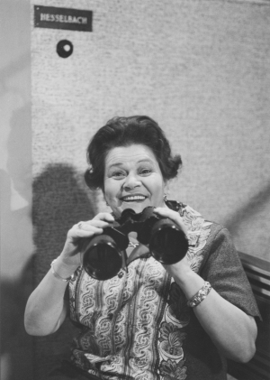 Sophie Cossäus als Fräulein Lohmeier